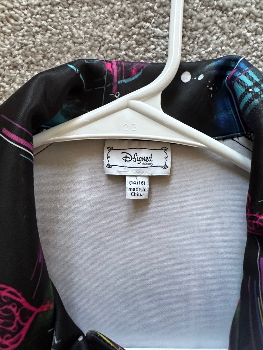 Young girls short lite weight jacket - Picture 2 of 3